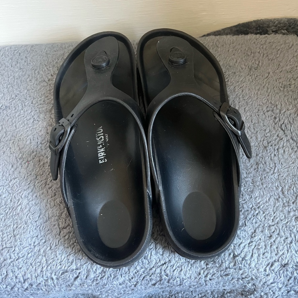 Birkenstock Gizeh black flip flops Size 3.5